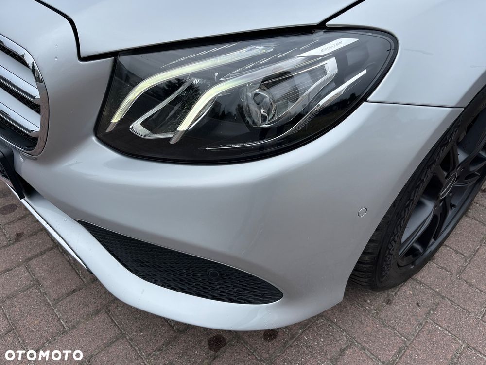 Mercedes-Benz Klasa E 220 d 9G-TRONIC - 32