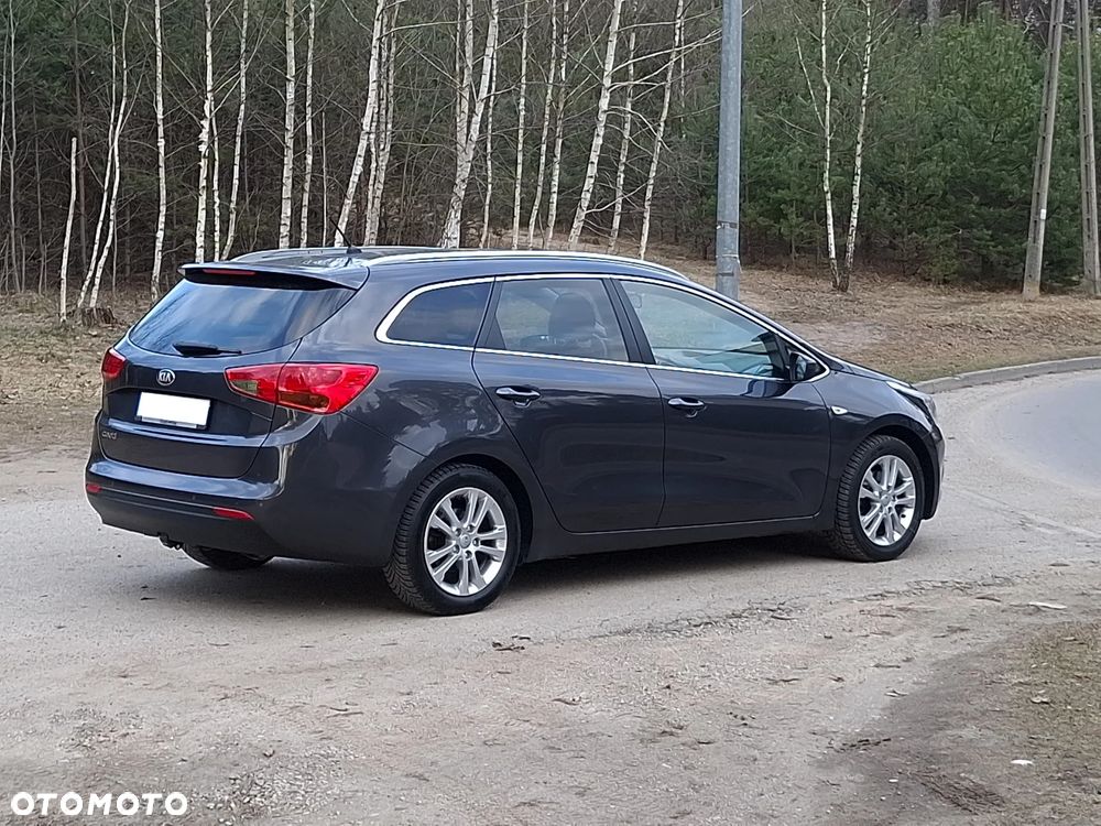Kia Ceed 1.6 GDI ISG Platinum Edition - 3
