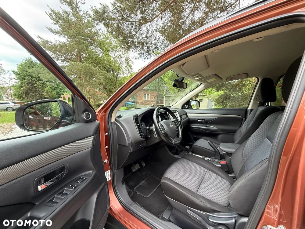 Mitsubishi Outlander 2.0 Intense + - 14