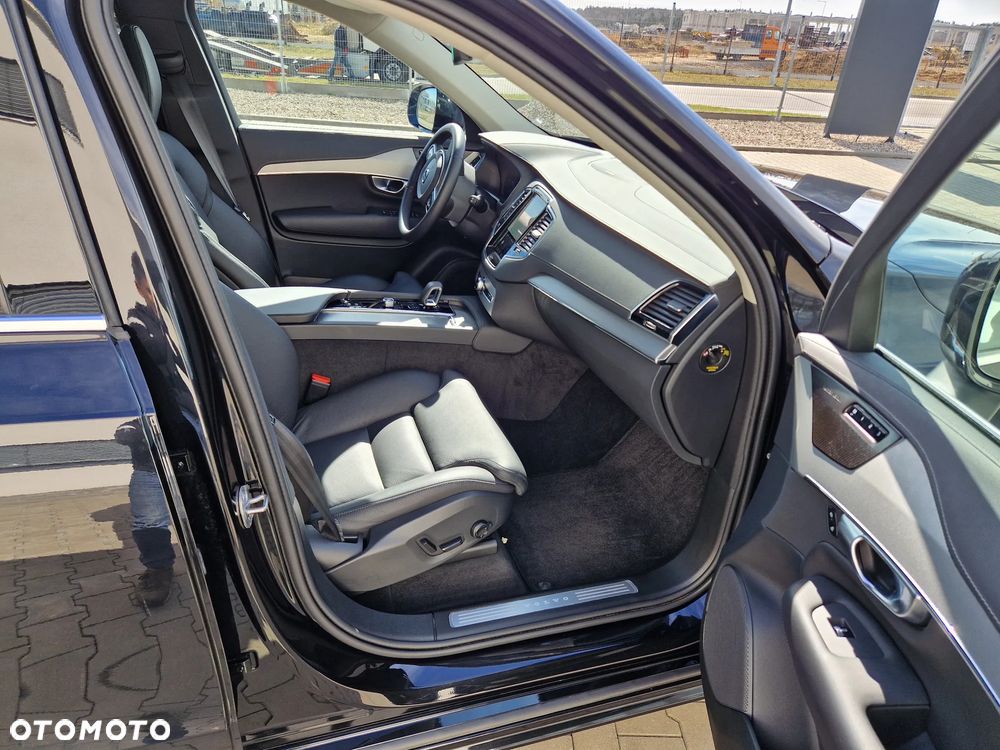 Volvo XC 90 B5 D AWD Plus Bright - 28