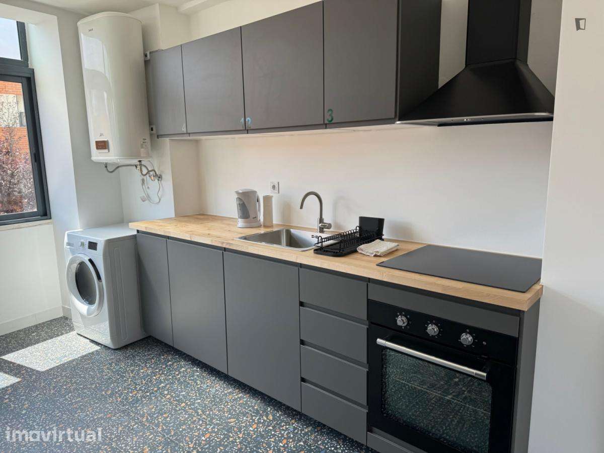 Quarto - localizado em Entrecampos Lisbon - Grande imagem: 2/8
