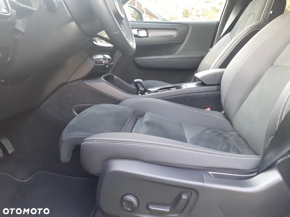 Volvo XC 40 B3 Plus Dark - 14