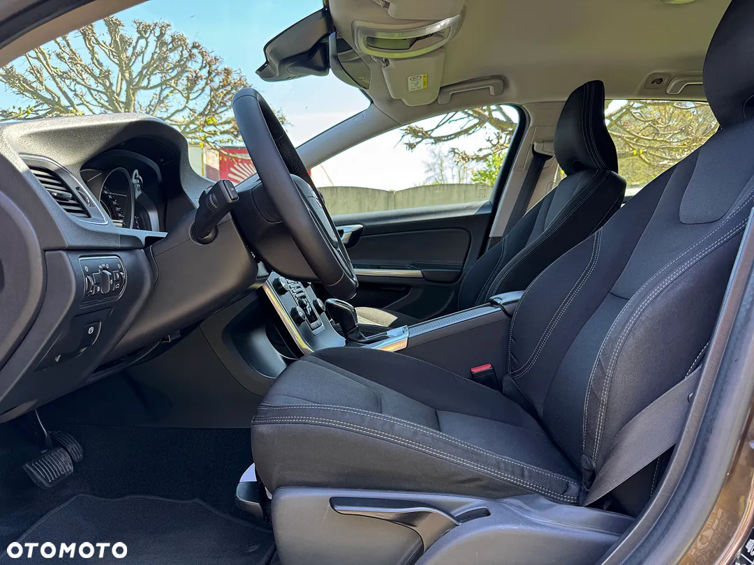 Volvo V60 Cross Country D4 AWD Geartronic Summum - 18