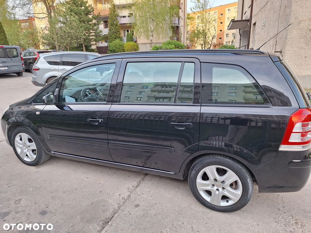 Opel Zafira 1.8 Family - 8
