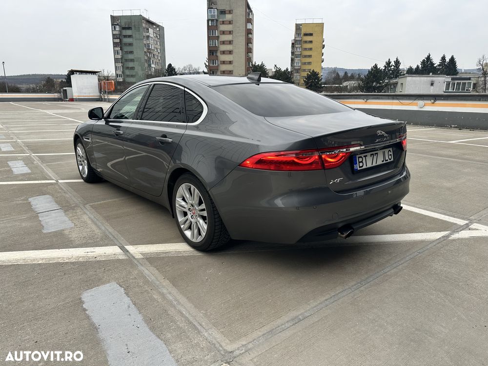 Jaguar XF 2.0 Turbo - 4