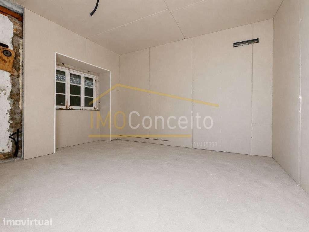 Moradia T3 + 1 com Grande Potencial de Valorização | Azinhaga - Grande imagem: 3/17