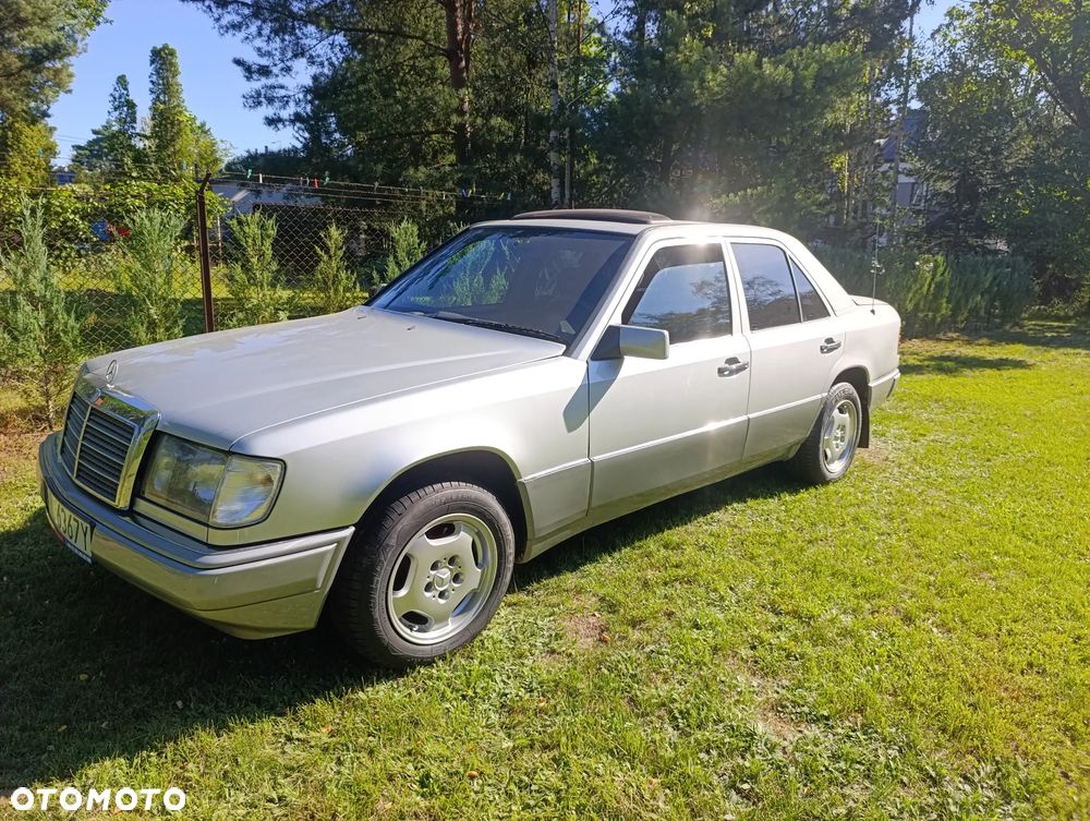 Mercedes-Benz W124 (1984-1993) ver-300-gd - 4