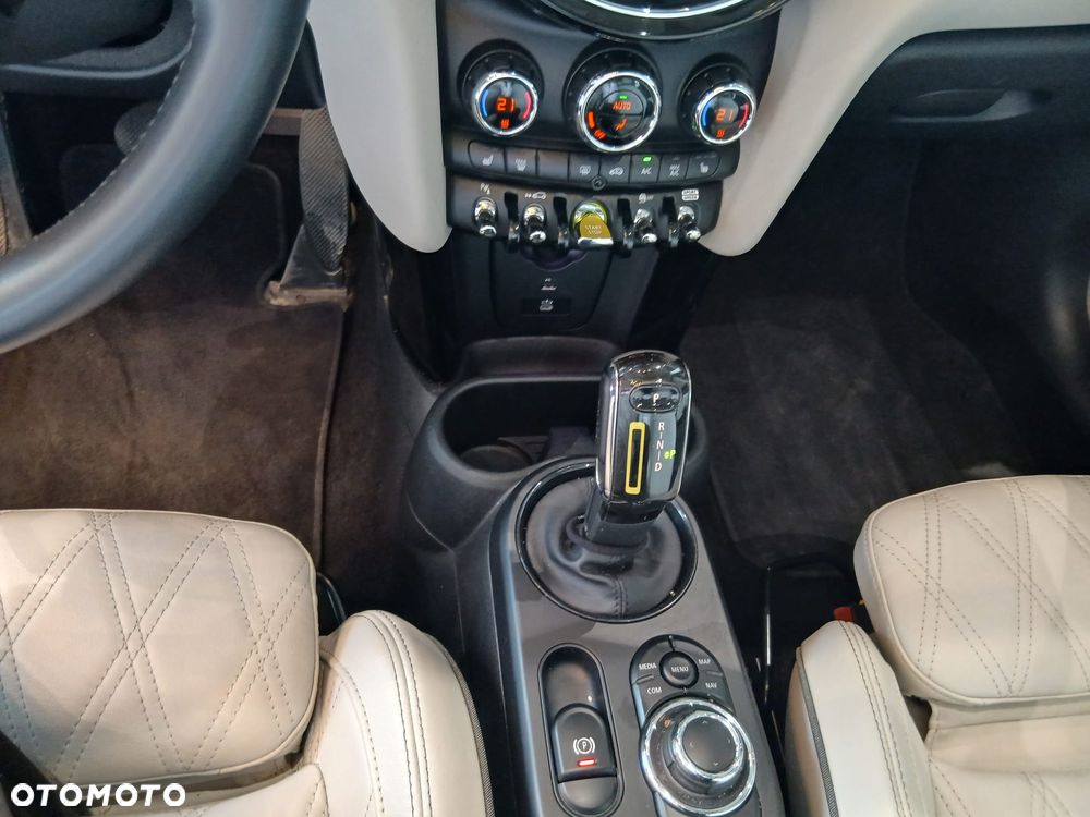 MINI Cooper SE Electric Trim - 17