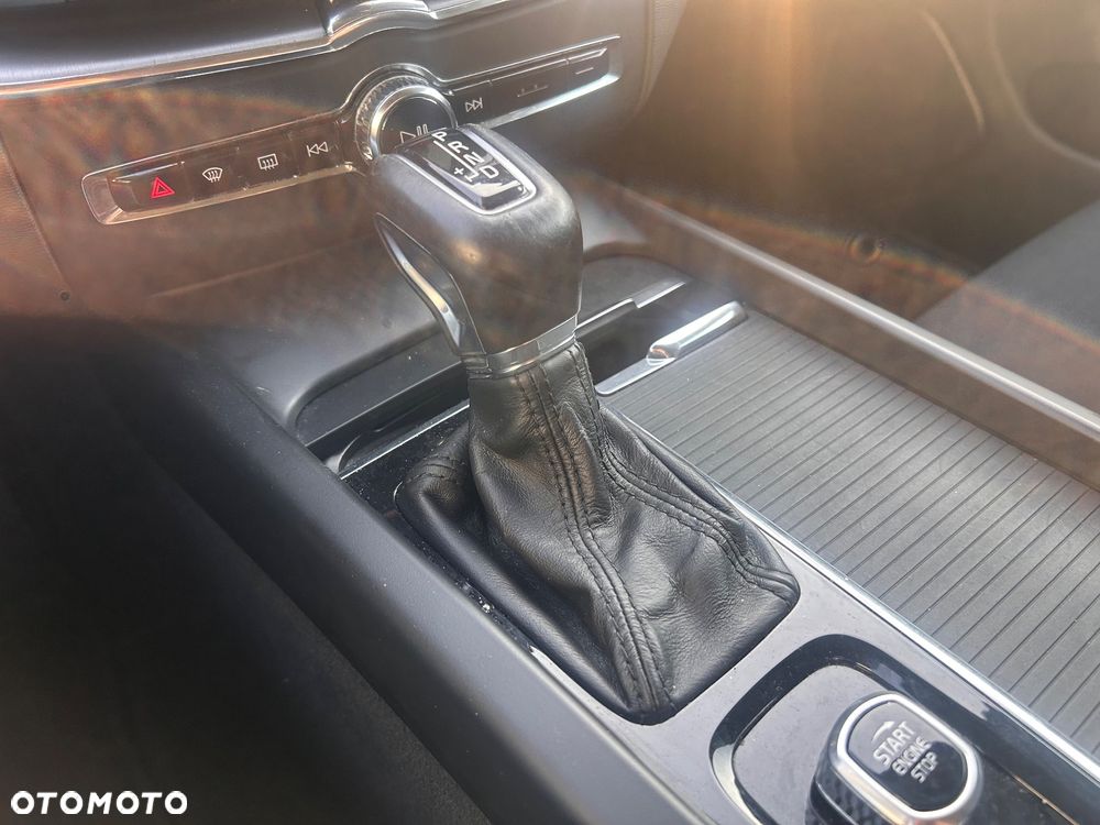 Volvo XC 60 D4 Momentum - 20