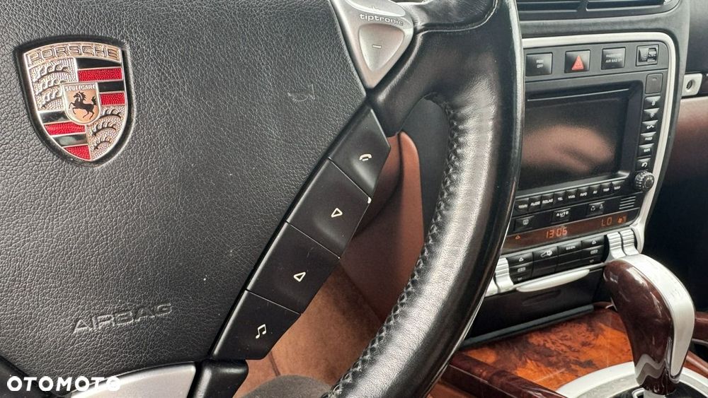 Porsche Cayenne Turbo Tiptronic S - 27