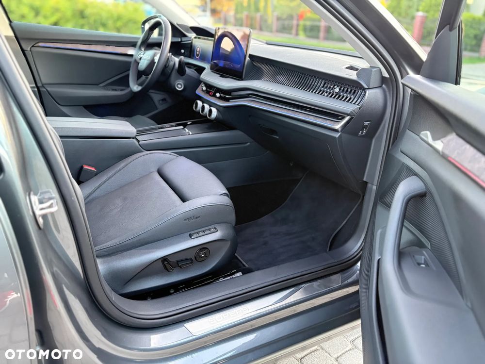 Skoda Superb 2.0 TDI SCR 4x4 L&K DSG - 9