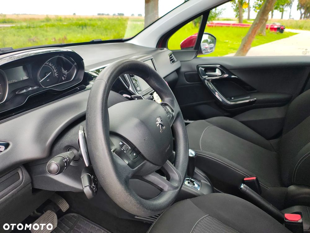Peugeot 208 - 14