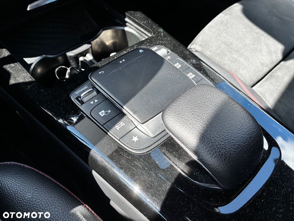 Mercedes-Benz CLA 200 AMG Line 7G-DCT - 14