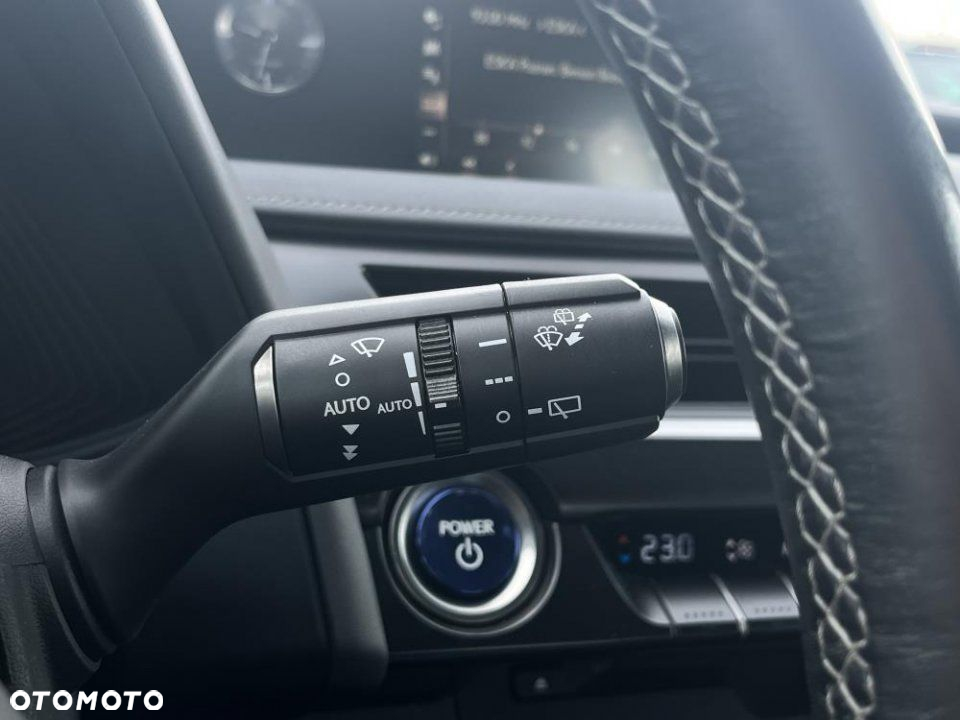 Lexus UX - 32