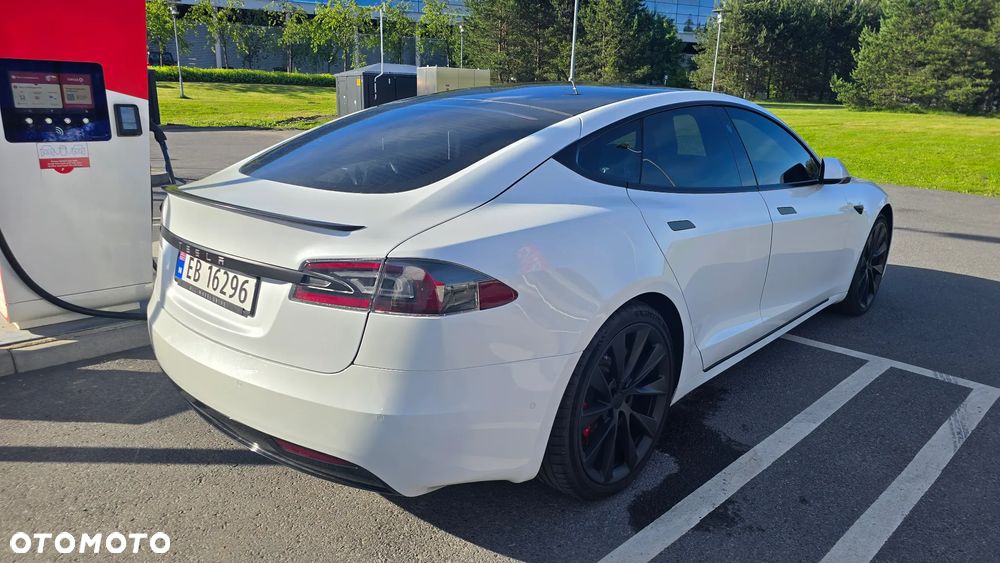 Tesla Model S Performance - 22