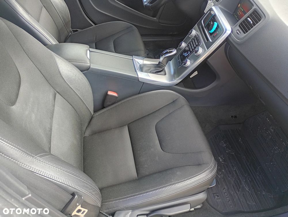 Volvo S60 D3 Geartronic Momentum - 23