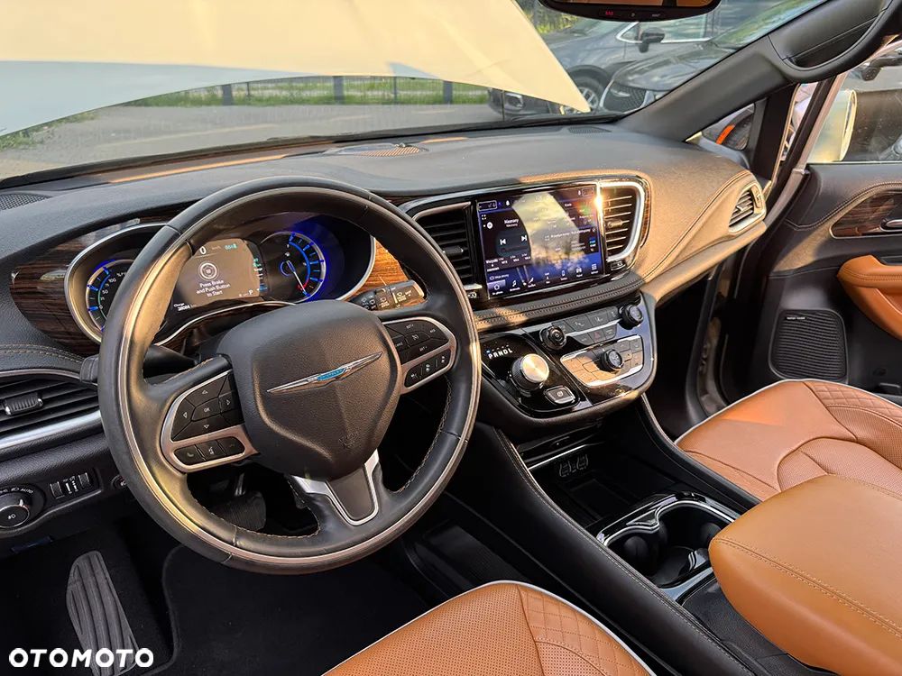 Chrysler Pacifica - 27