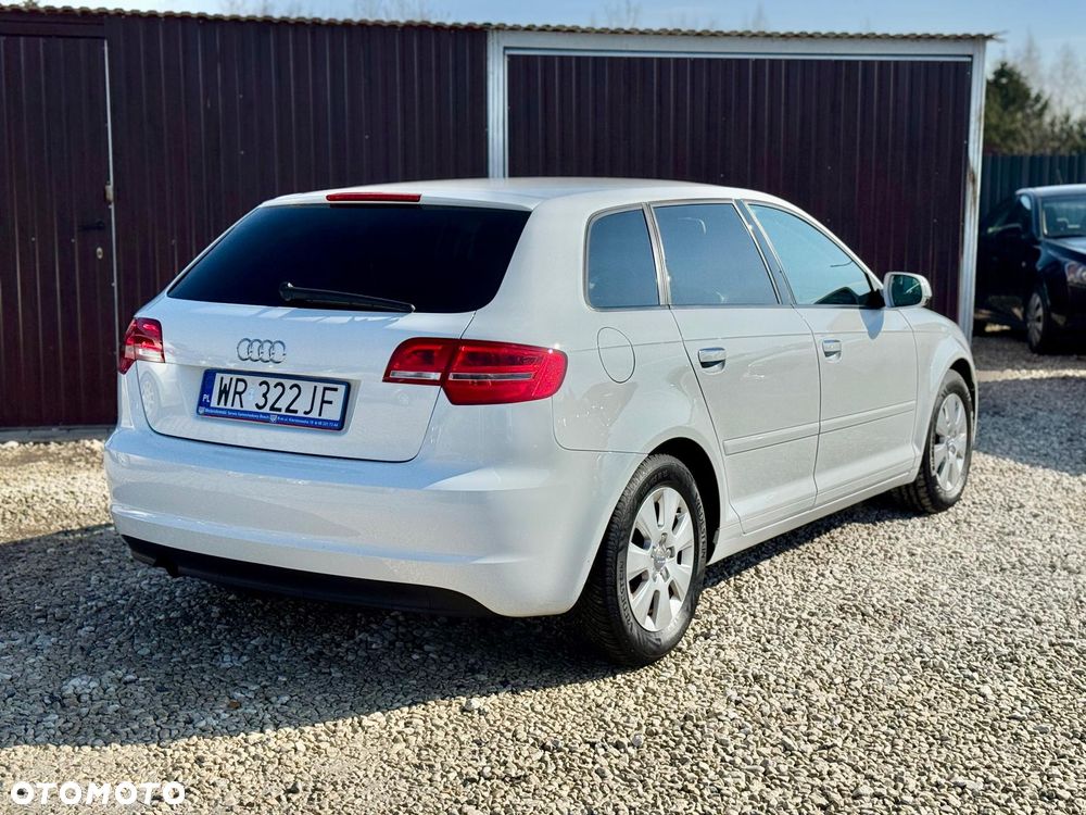 Audi A3 Sportback 1.6 TDI DPF Attraction - 9
