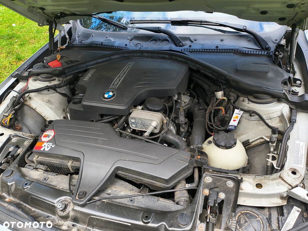 BMW Seria 3 328i xDrive Luxury Line - 16