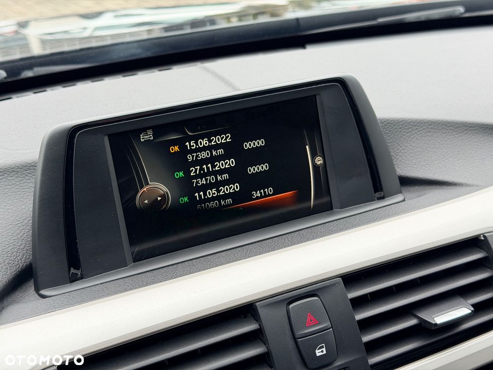 BMW Seria 3 318i - 24