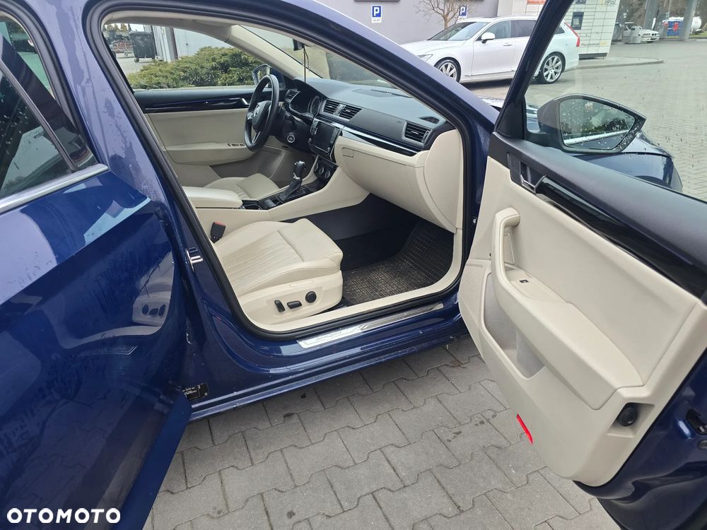 Skoda Superb 2.0 TDI L&K DSG - 20