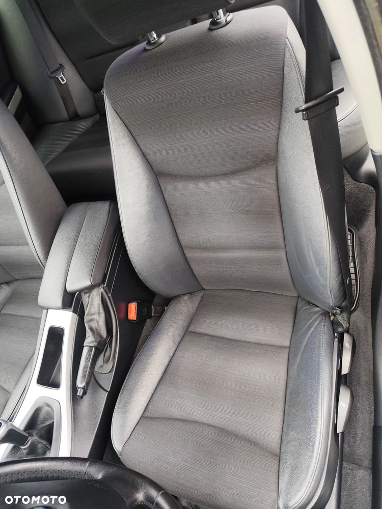BMW Seria 3 318i - 40