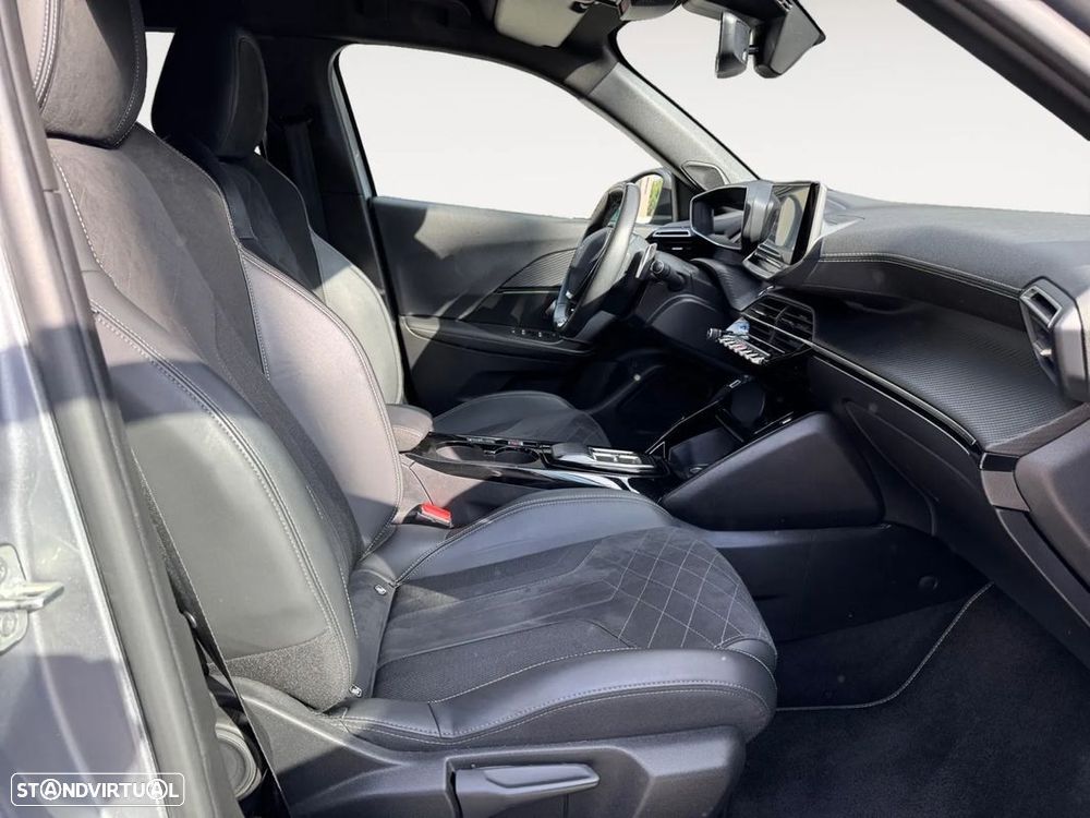 Peugeot 2008 1.5 BlueHDi GT EAT8 - 14