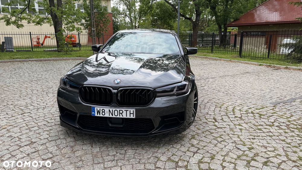 BMW Seria 5 M550i xDrive sport - 12
