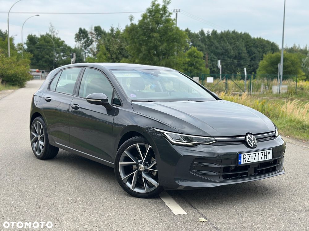 Volkswagen Golf 1.5 eTSI mHEV Special Edition DSG - 2