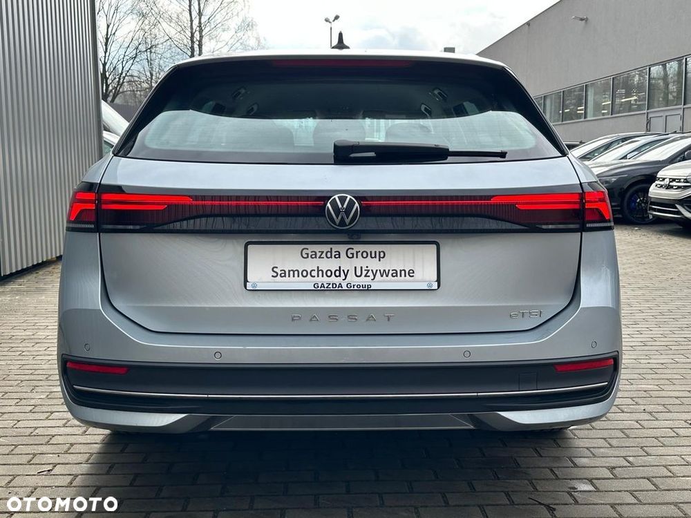 Volkswagen Passat - 8