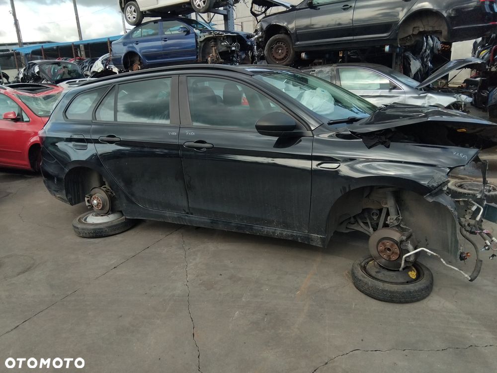 Fiat Tipo 2 16- kombi z silnikiem 1,4 T 940B7000 I skrzynią manualną 6 biegów lakier 718A