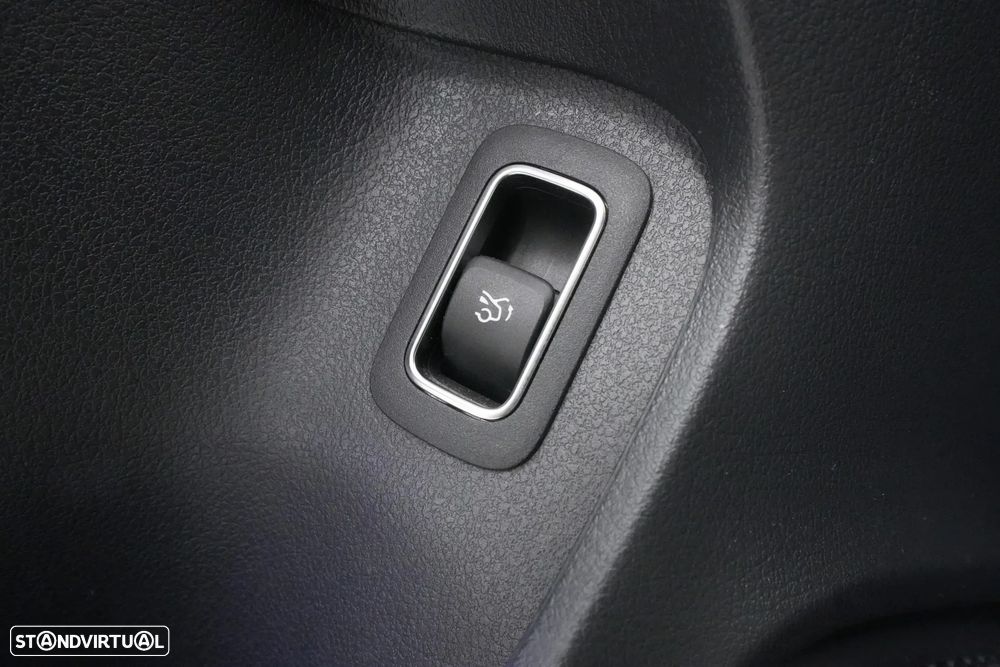 Mercedes-Benz A 180 Limousine d AMG Line Aut. - 29