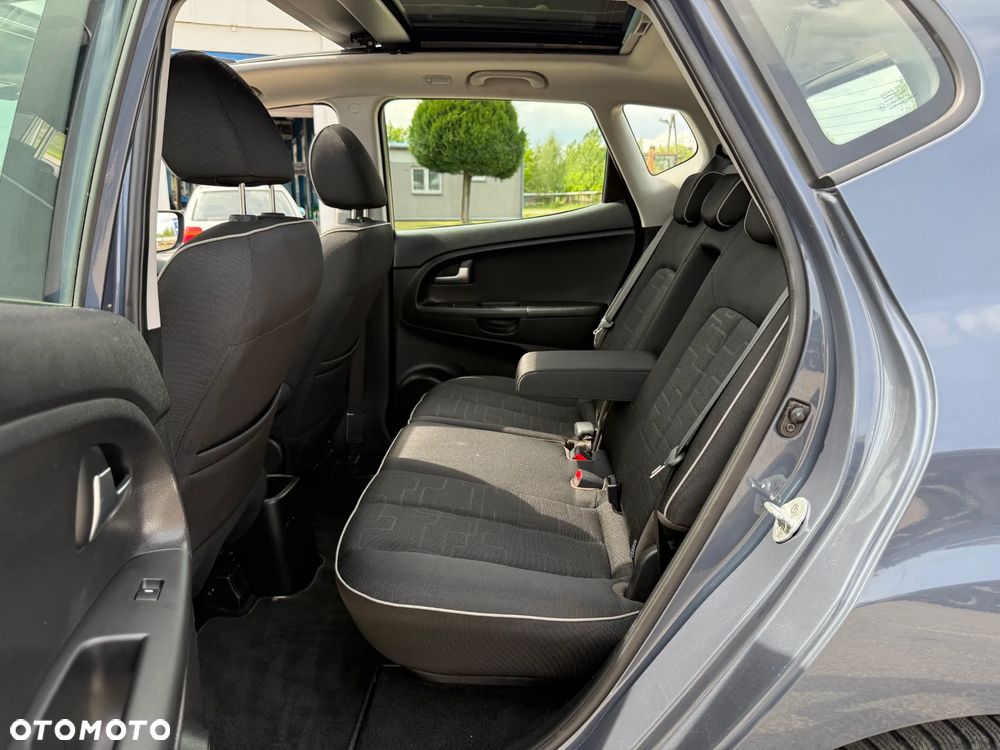 Kia Venga 2015 photo 5