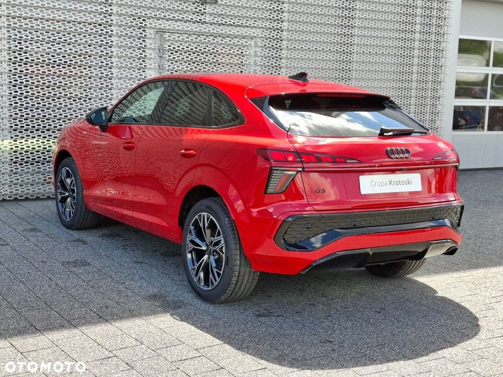 Audi Q3 Sportback - 8