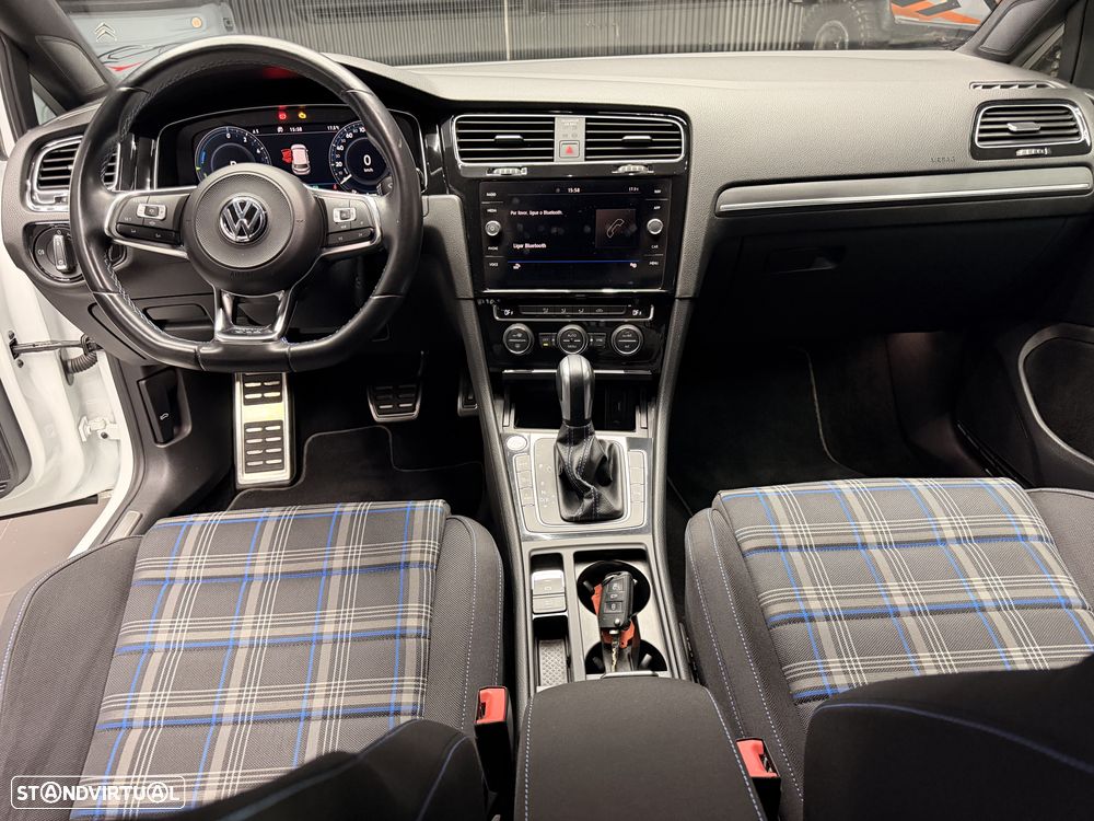 VW Golf - 22
