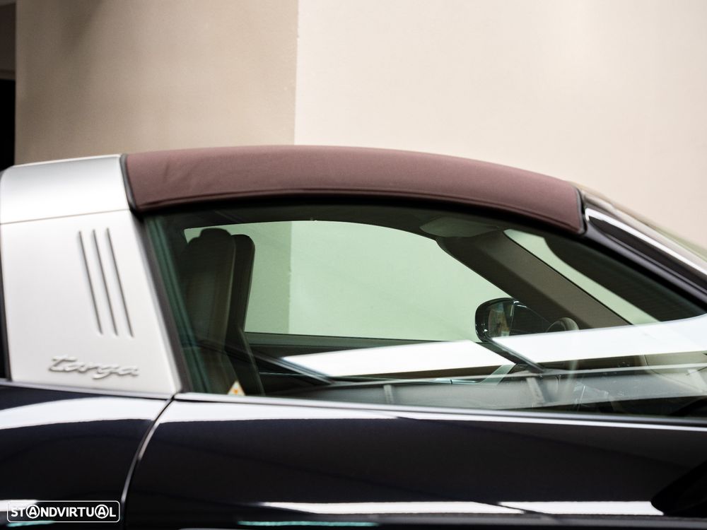 Porsche 911 (992) - 24