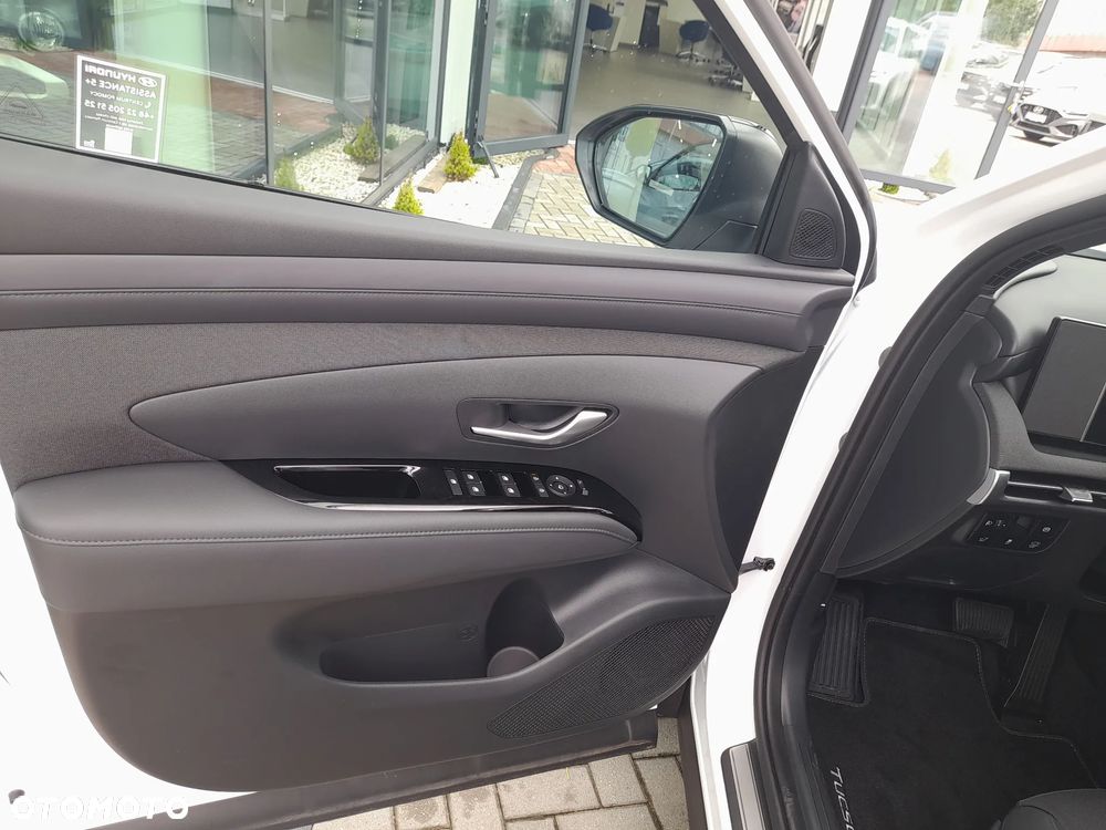 Hyundai Tucson 1.6 T-GDi HEV Smart Black 2WD - 10