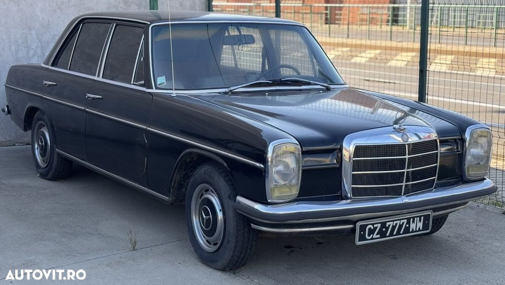 Mercedes-Benz W114 - 1