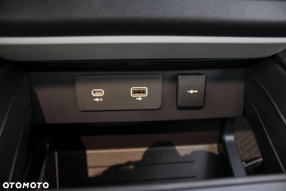 Land Rover Defender 110 D200 X-Dynamic HSE - 33