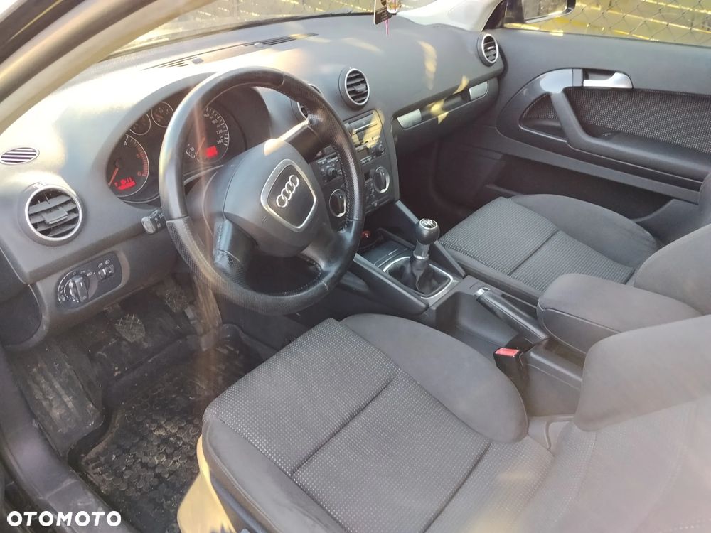 Audi A3 3-drzwiowe 1.9 TDI Ambition - 4