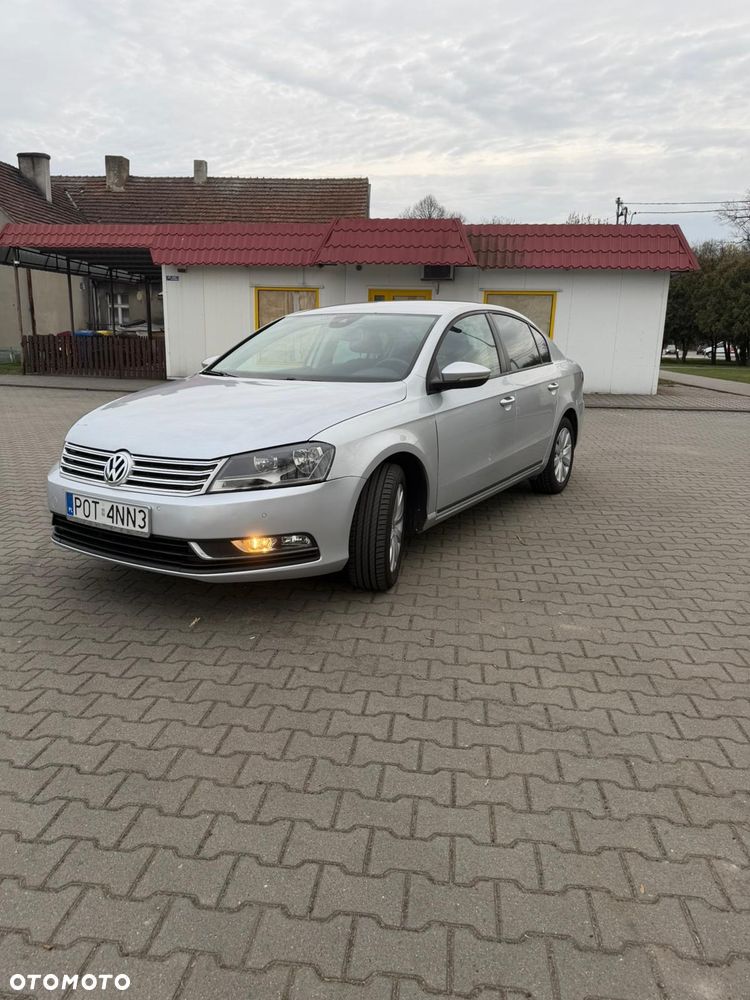 Volkswagen Passat 1.6 TDI Comfortline - 2