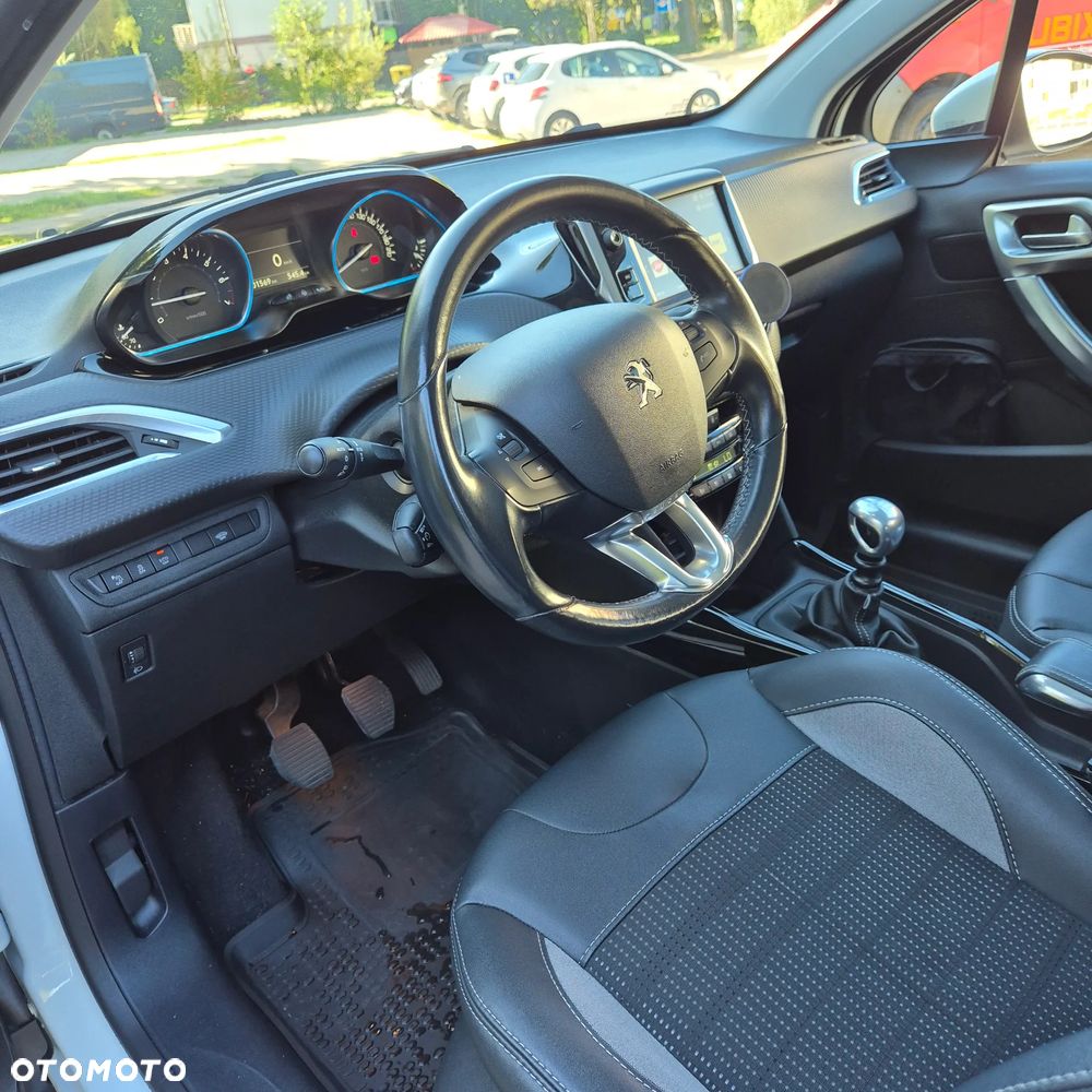 Peugeot 2008 1.2 Pure Tech GPF Allure S&S - 3