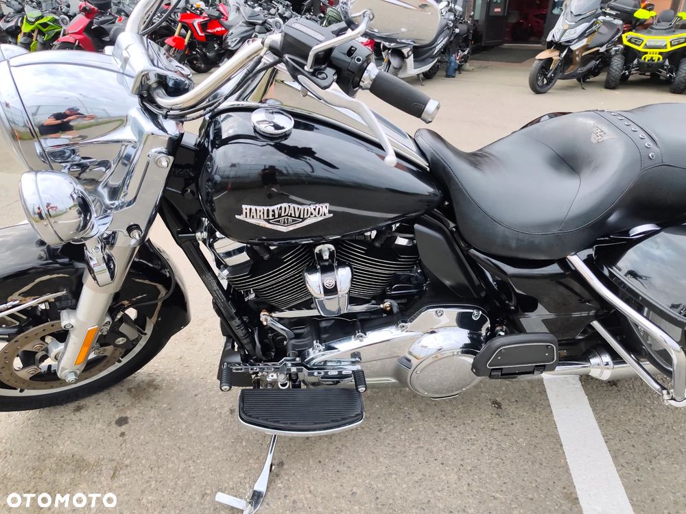 Harley-Davidson Touring Road King - 13