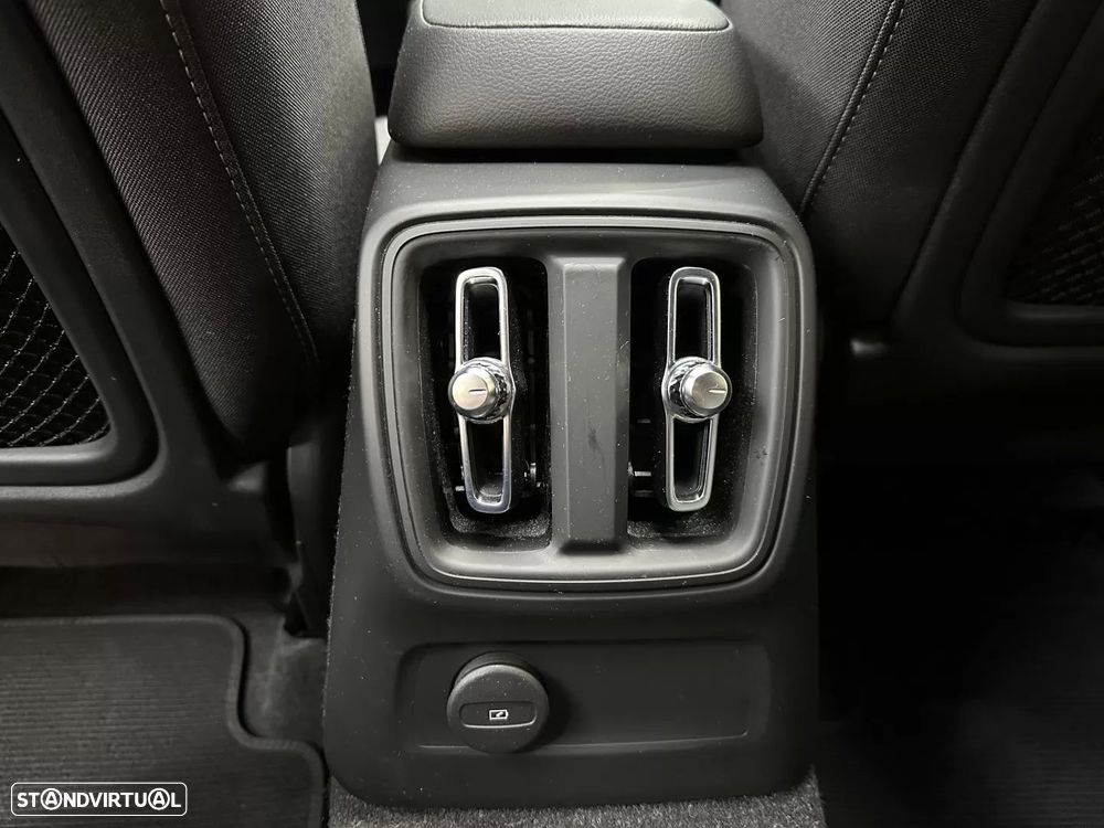 Volvo XC 40 1.5 T4 PHEV R-Design - 34