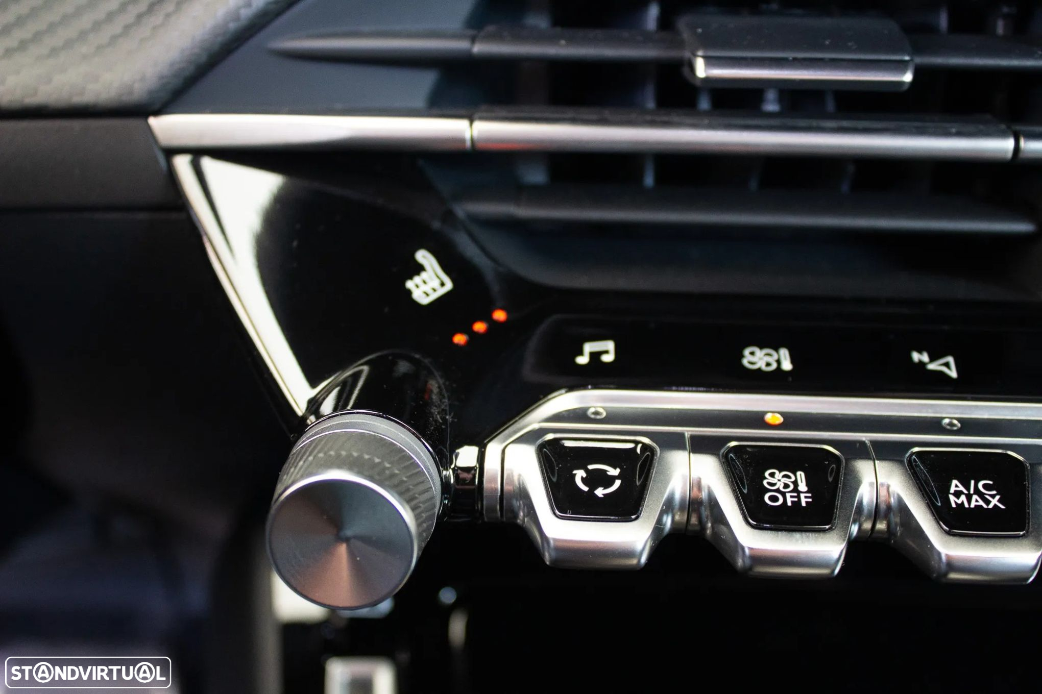 Peugeot e-2008 GT Pack - 12