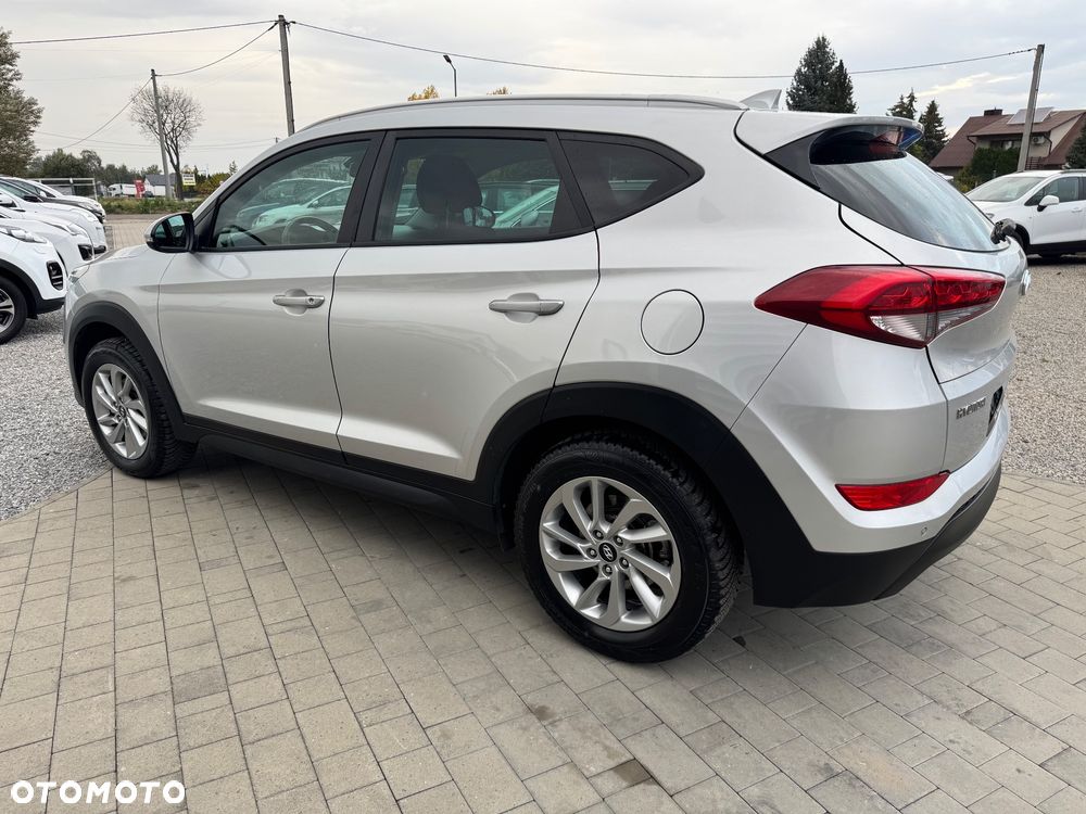 Hyundai Tucson 1.7 CRDI BlueDrive Comfort 2WD - 11