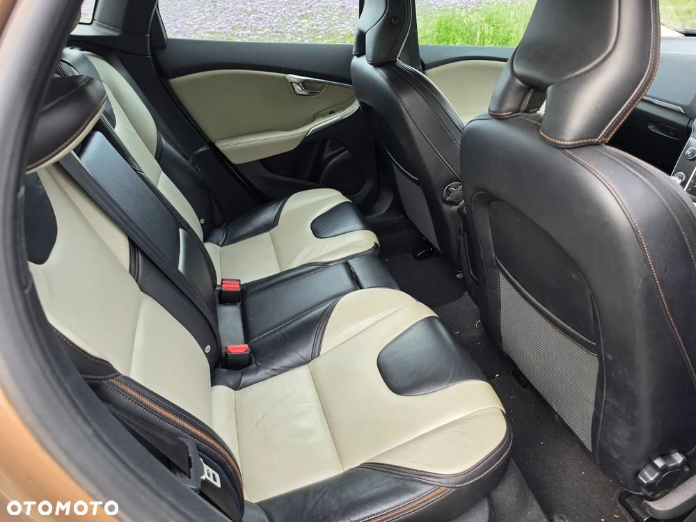 Volvo V40 Cross Country D2 - 12