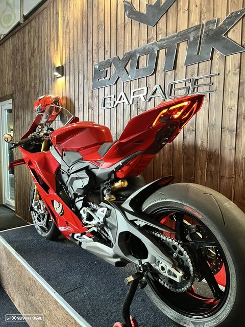 Ducati Panigale V4 S - 2