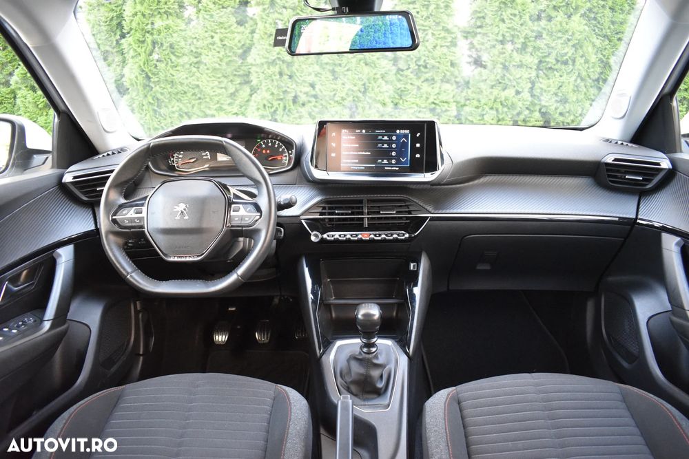 Peugeot 2008 - 13