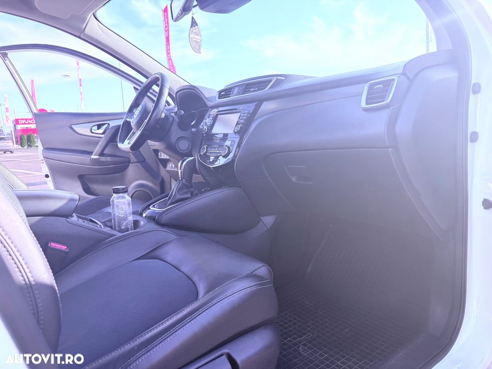Nissan Qashqai 1.6 DCI Start/Stop X-TRONIC Tekna - 23